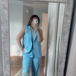 Stylish Light Blue Sleeveless Suit SET